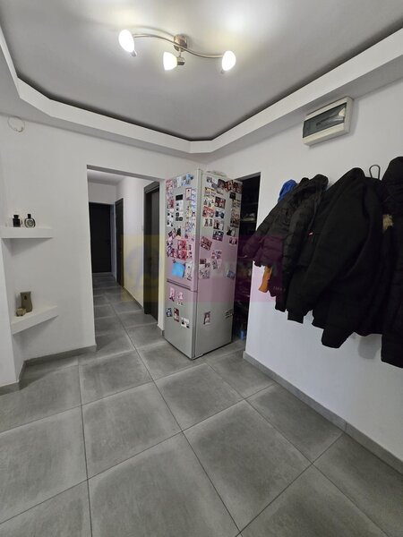 Apartament 3 camere loc parcare Metrou Ap. Patriei/ Sos. Oltenitei