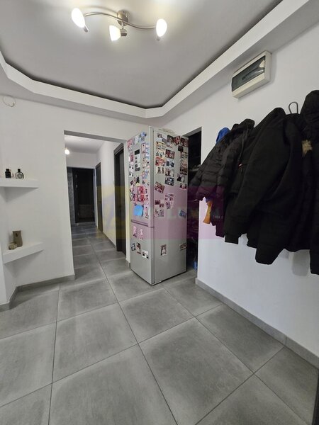 Apartament 3 camere loc parcare Metrou Ap. Patriei/ Sos. Oltenitei